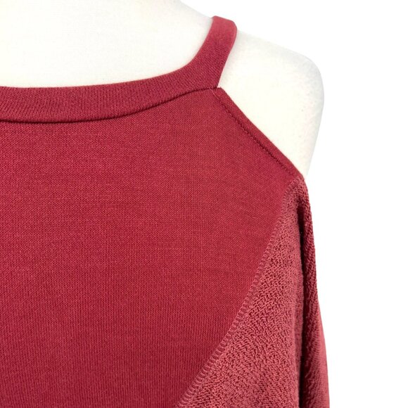Gilli Asymmetrical Cold Shoulder Relaxed Pullover Top Berry Red Size 2X NWT - Picture 3 of 10